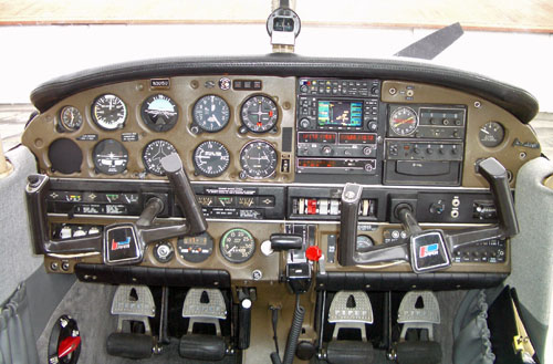 Photo of Piper Archer II N3015U Panel